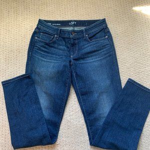 Ann Taylor Loft “curvy skinny” straight leg jeans – size 27